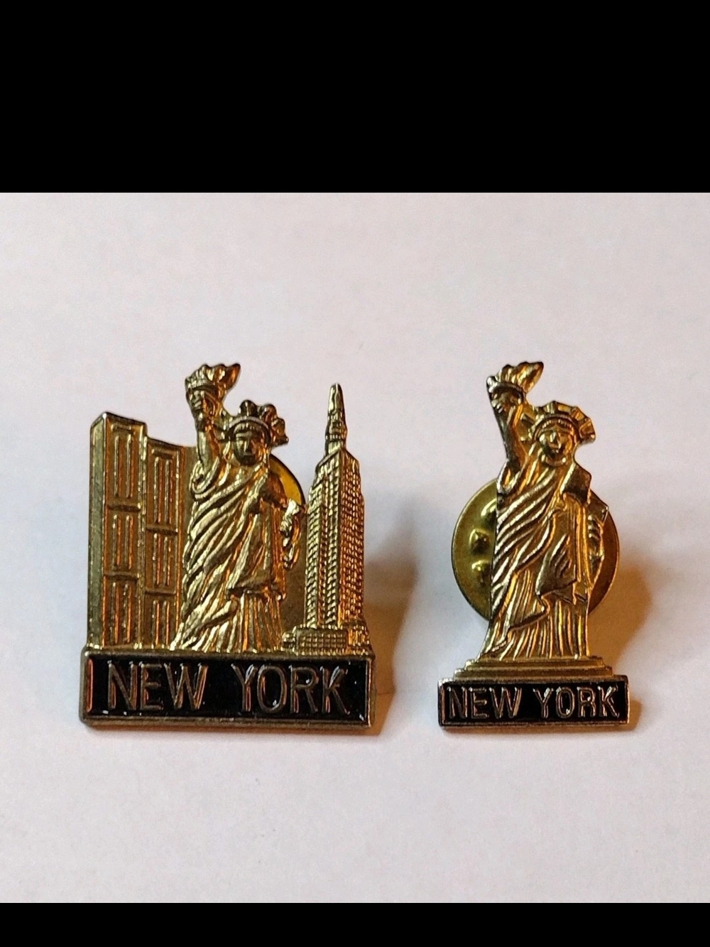 LOT of 2 Statue of Liberty New York City Empire State Building Twin Towers Pins